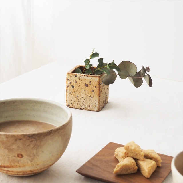 新品 陶芸作家さんの花器 萩焼・厚東建信・花壺・壺型花器・花瓶・陶磁器・No.221218-36