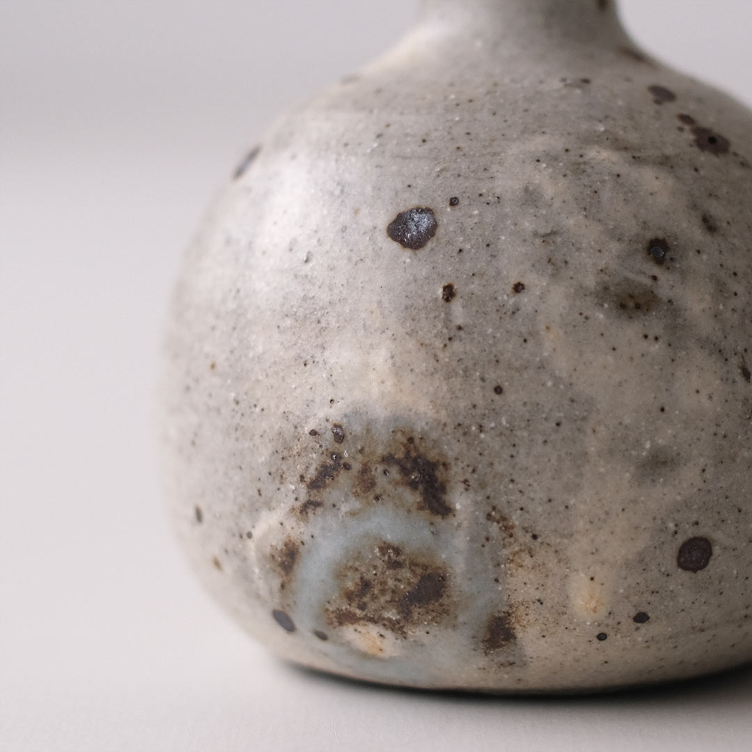 美品 唐津焼『粉引 面取花入』在銘 昭和レトロ 唐津粉引徳利 （太亀 作） | 隆太窯 shop