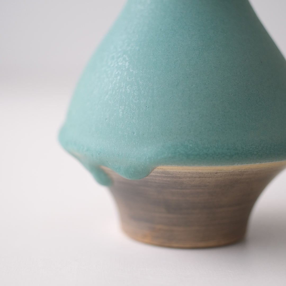 ✨サマーセール✨糸島研窯アイボリー釉の陶器製花器 持ち手付き中古美品 鉄灰釉/ポット/卵形/450cc | 研窯 | 糸島くらし×ここのき 公式