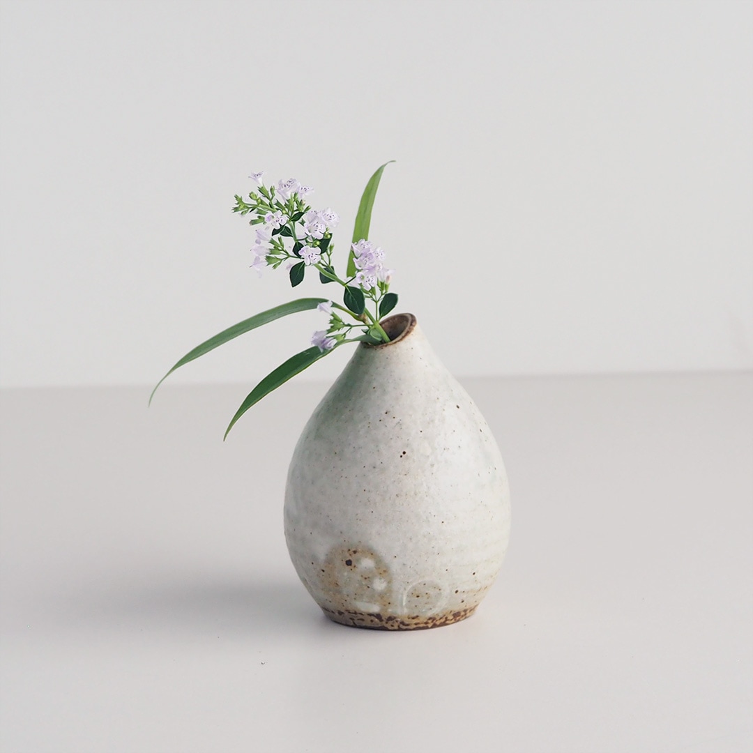 ねずみ色秞花器