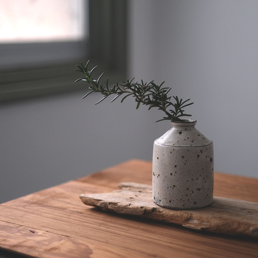 美品 唐津焼『粉引 面取花入』在銘 昭和レトロ 美品 唐津焼『粉引 面取花入』在銘 昭和レトロ