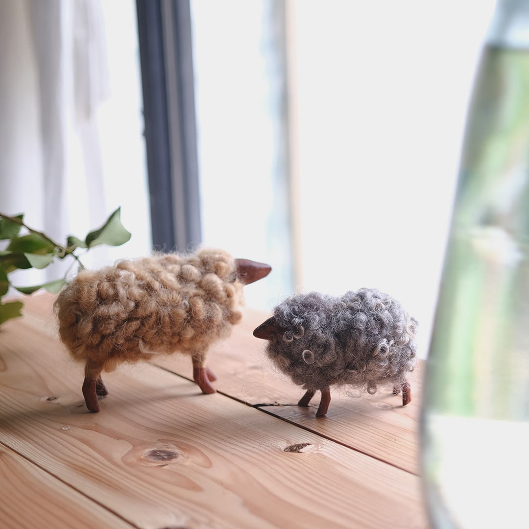 羊の置物/グレー/小 | コリデール | 糸島くらし×ここのき 公式通販サイト