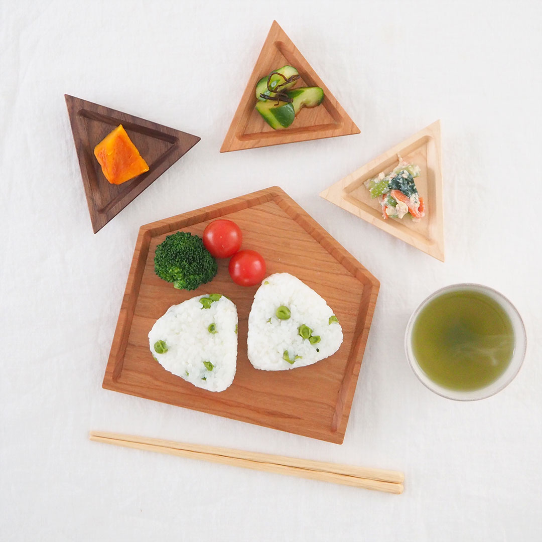 プリンス・エドワード島天然木♡手作り未使用ミニチュア家具＆陶器の食器3点セット プリンス・エドワード島天然木♡手作り未使用ミニチュア家具