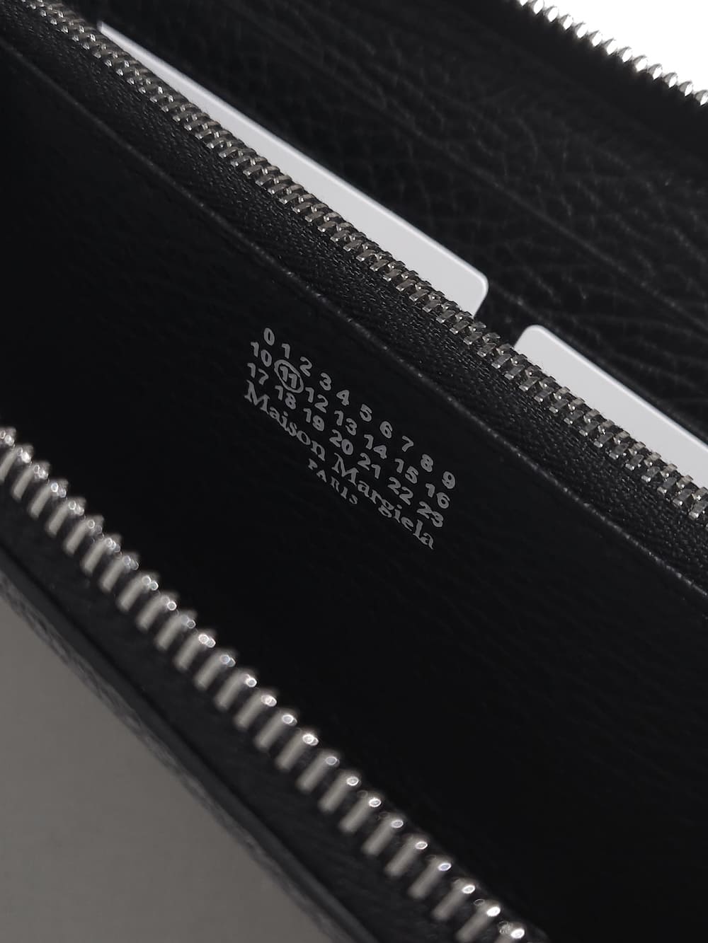 Maison Margiela(メゾンマルジェラ) WALLET ZIP AROUND CONTINENTAL Maison Margiela(メゾンマルジェラ) WALLET ZIP AROUND CONTINENTAL