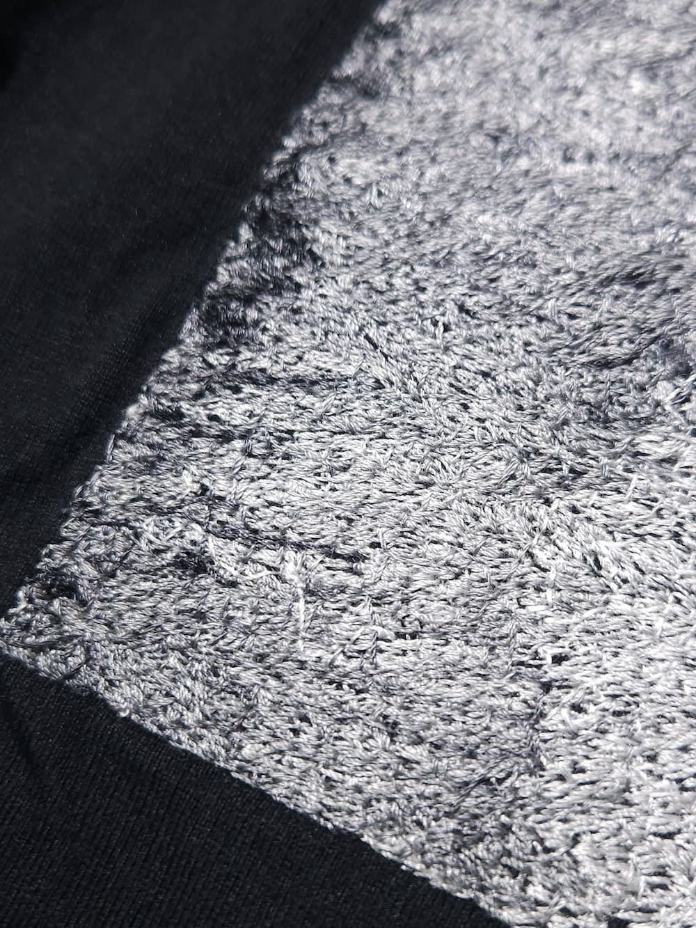 BORDERS atBALCONY LYOCELL YOKE TEE新品タグ付き Abstract Embroited T-shirt | YOKE Official Website