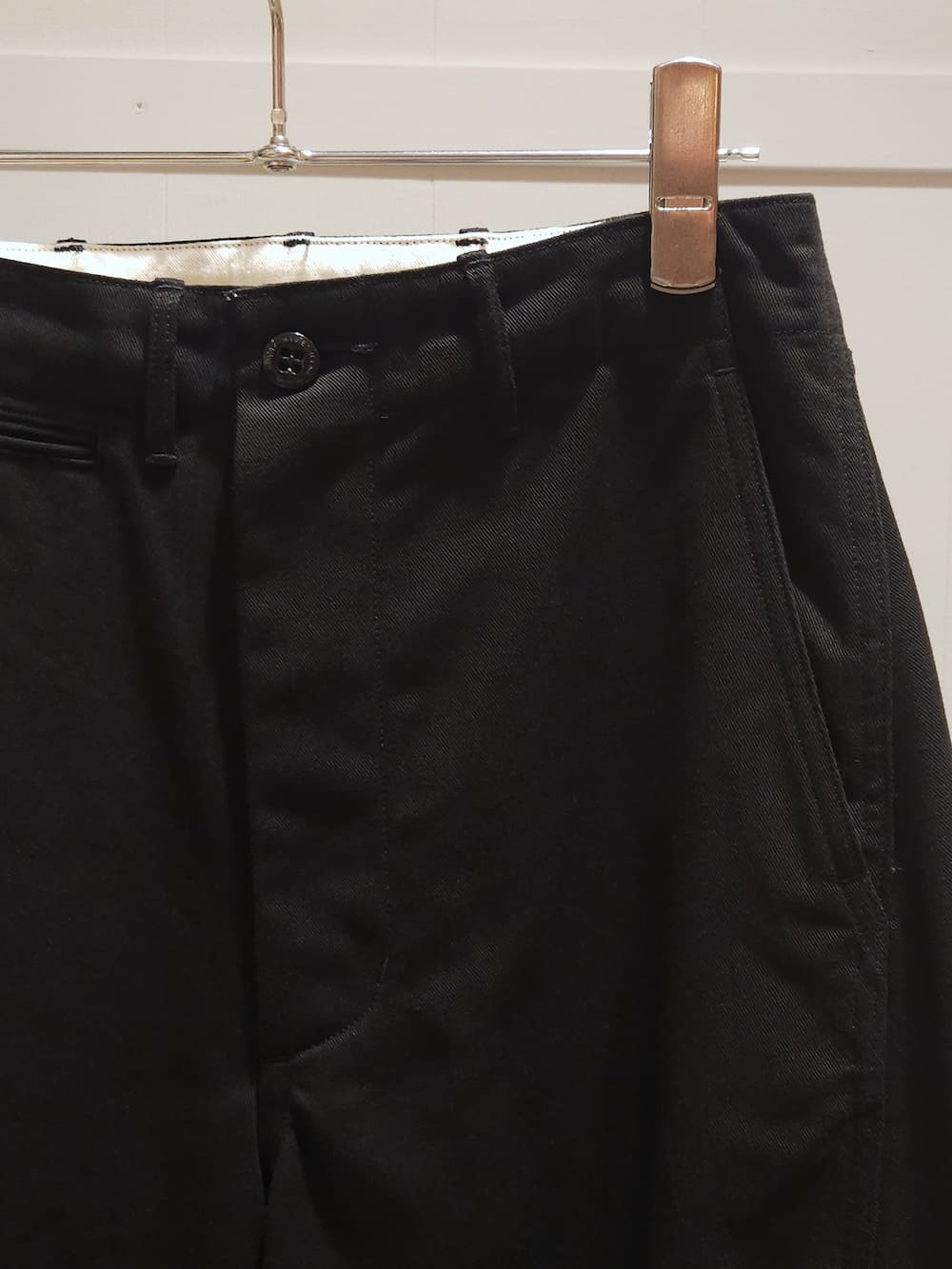 HYKE(ハイク) BARREL LEG CHINO PANTS