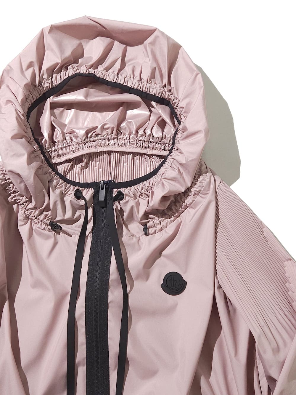 大人気★ MONCLER AUXONNEウインドブレーカー 定番 シンプル MONCLER(モンクレール) Auxonne Jacket - COLDBECK ONLINE