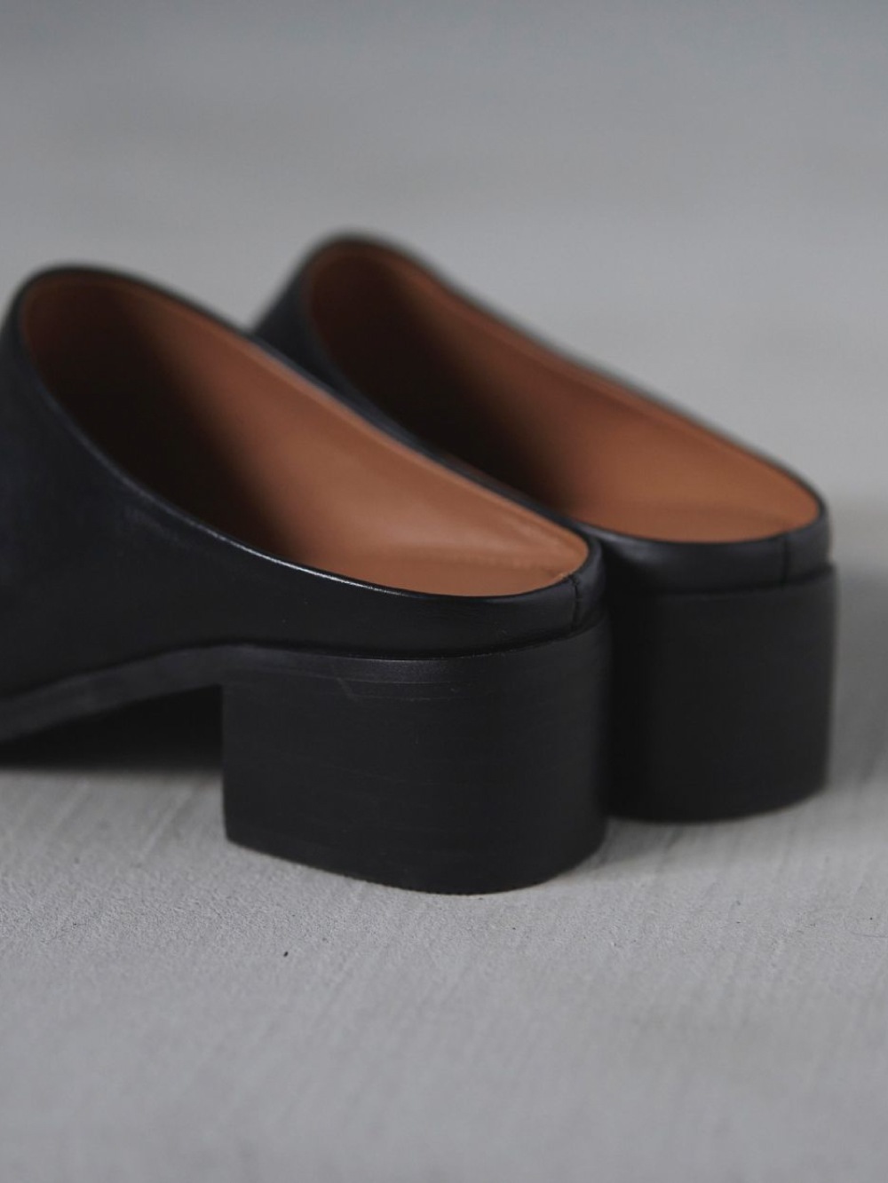 【anuke】Ecoleather Heel Slip-ons anuke(アンヌーク) Ecoleather Heel Slip-ons - COLDBECK ONLINE