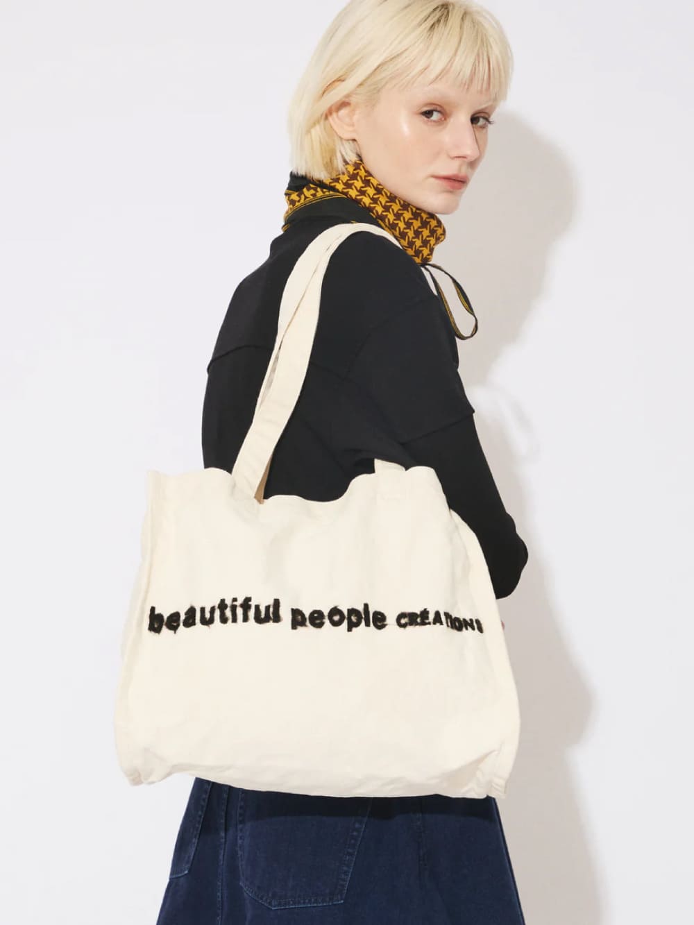 beautiful people(ビューティフルピープル) brushed logo mini lesure bag