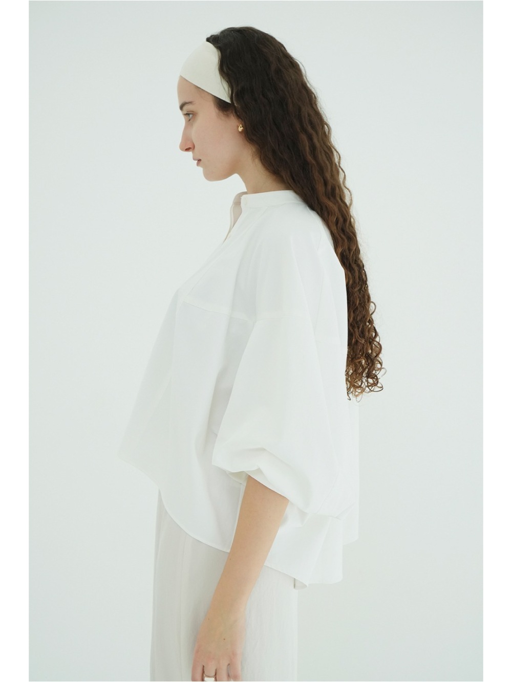 CLANE(クラネ) VOLUME SLEEVE STAND NECK SHIRTS