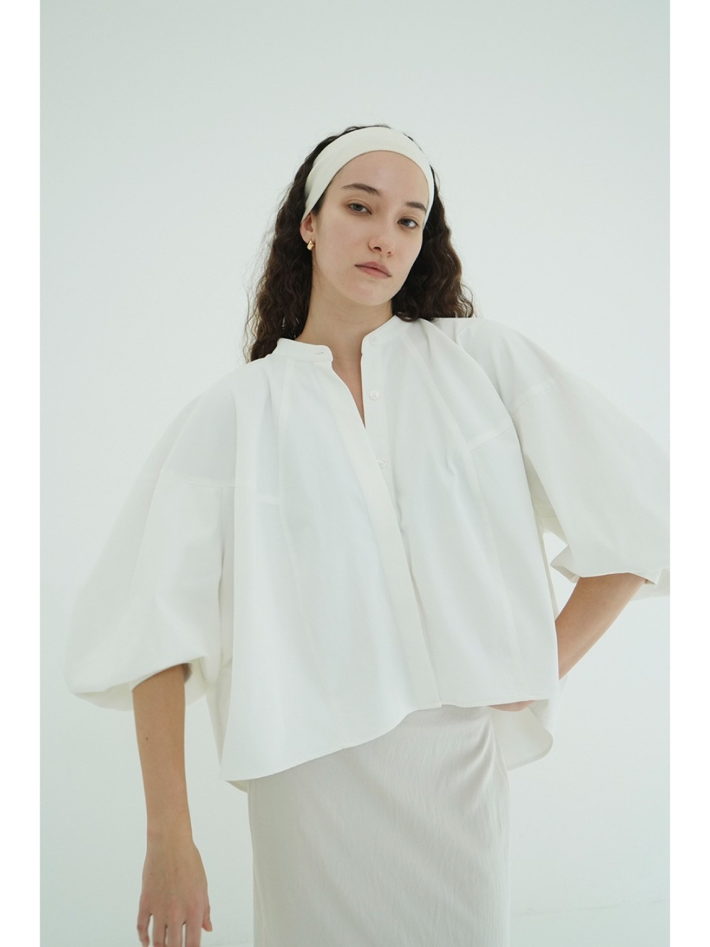 CLANE(クラネ) VOLUME SLEEVE STAND NECK SHIRTS