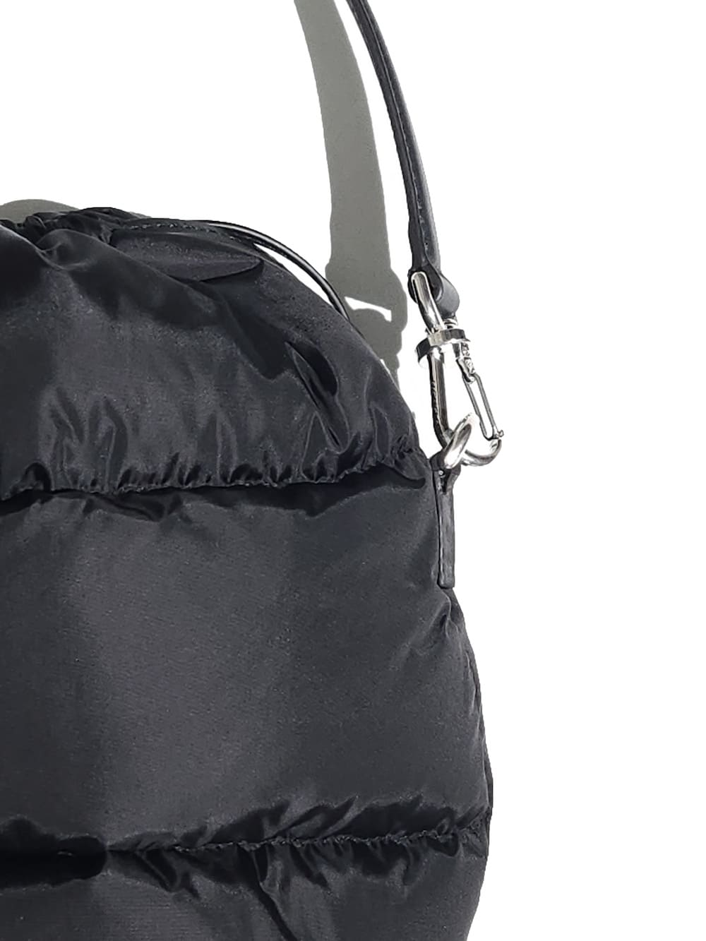 MONCLER(モンクレール) Caradoc Bucket Bag