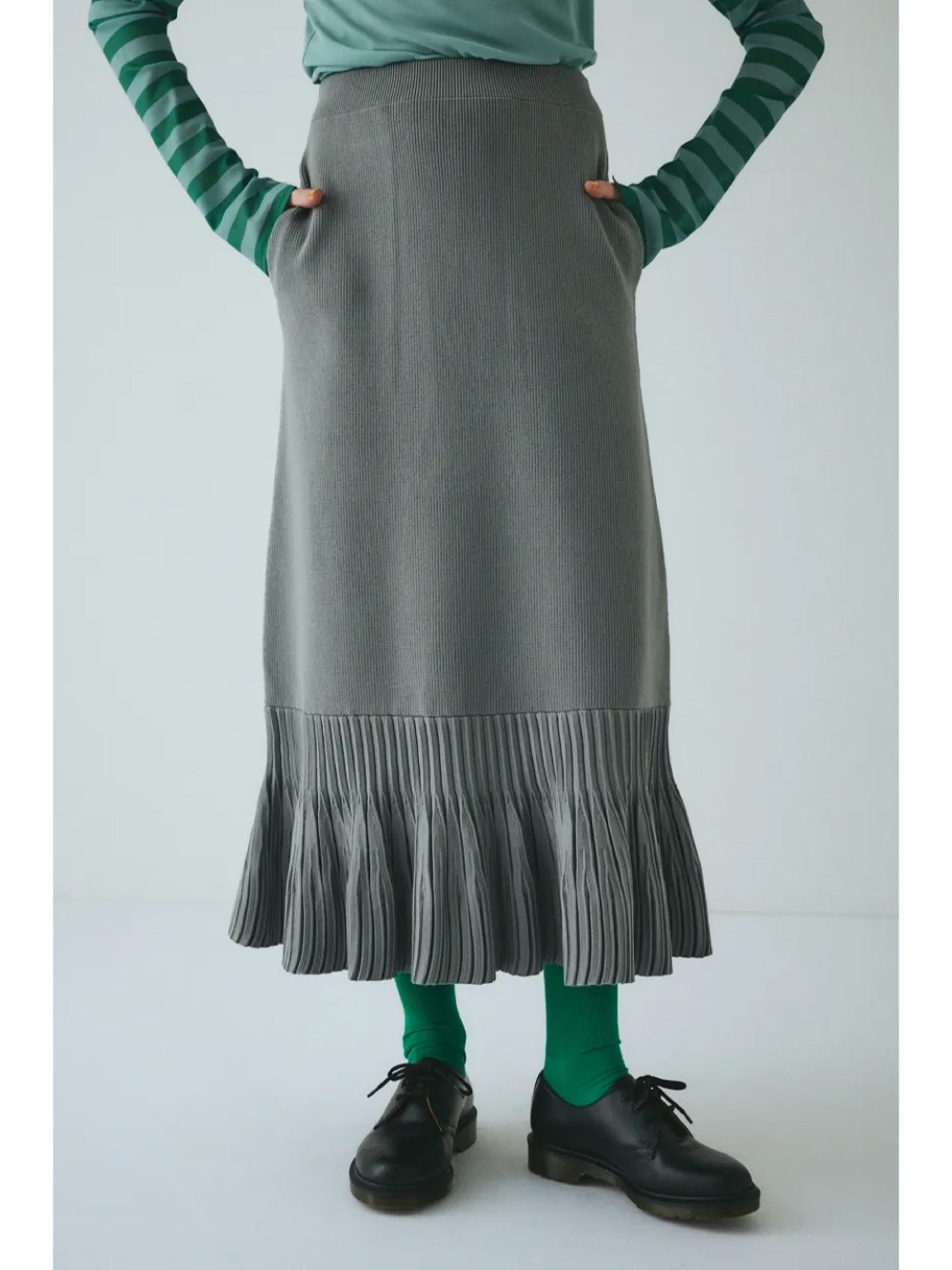 HeRIN.CYE(ヘリンドットサイ) Pleated hem knit skirt