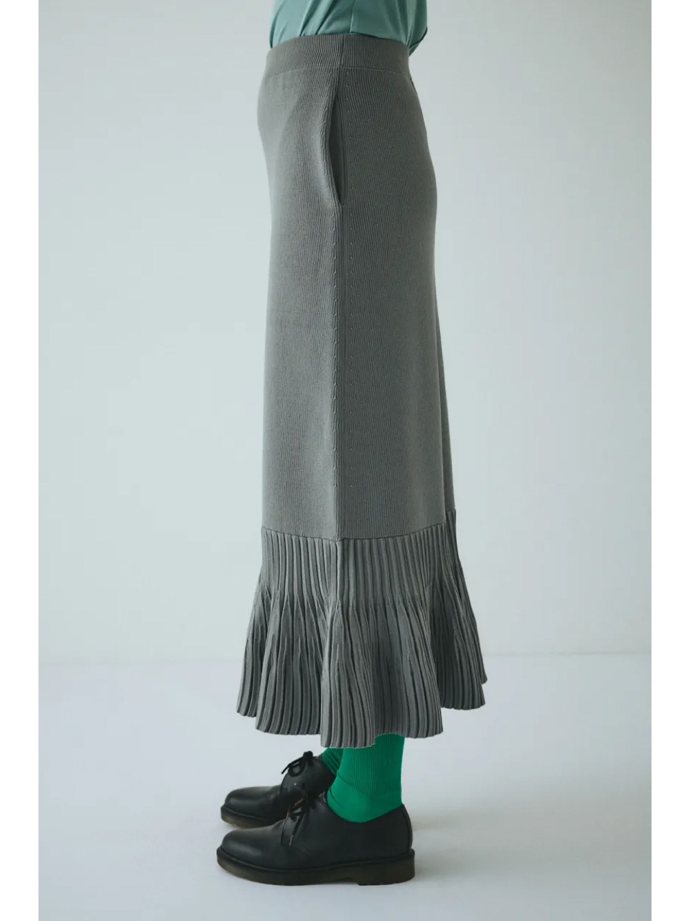 HeRIN.CYE(ヘリンドットサイ) Pleated hem knit skirt
