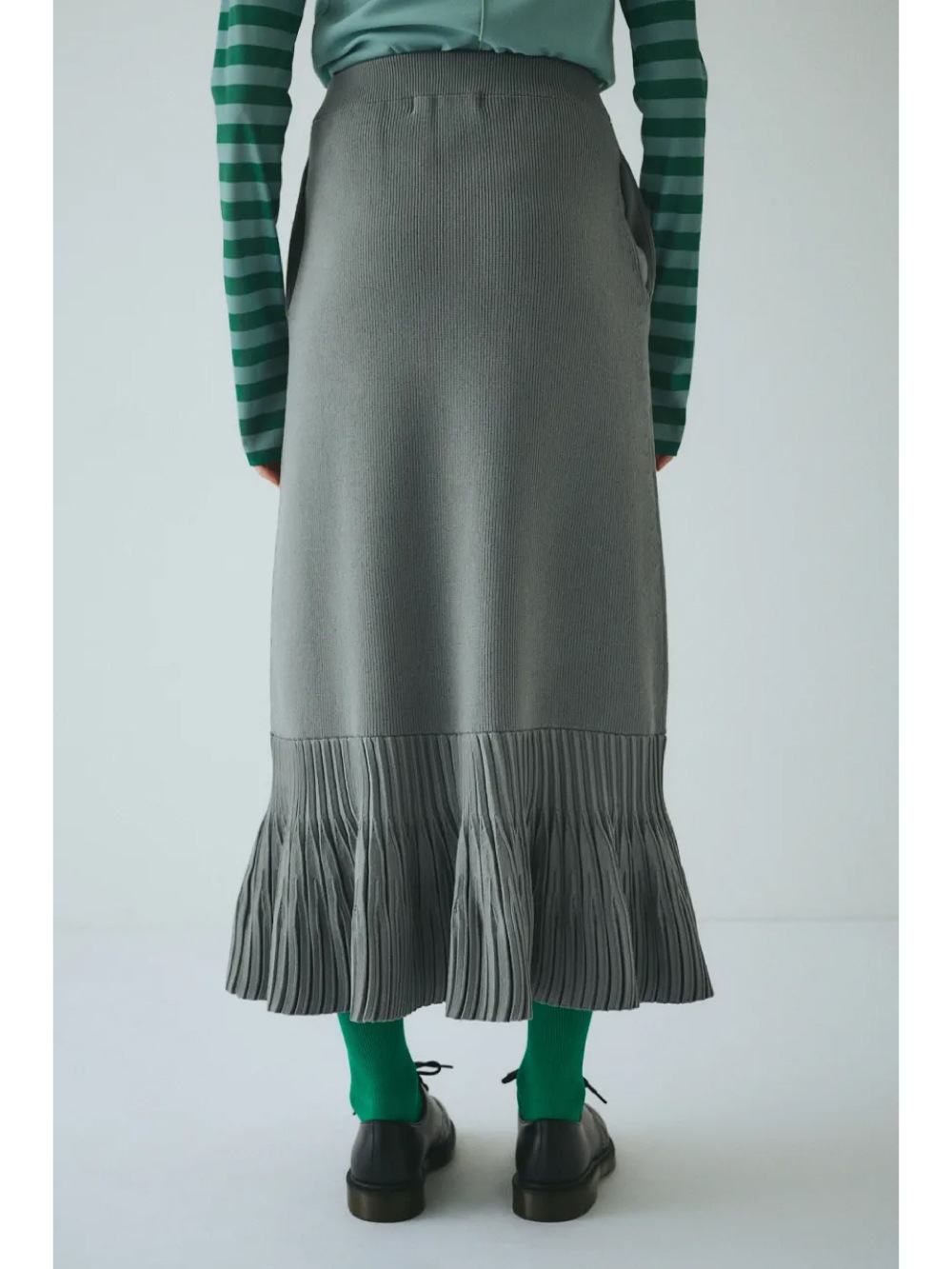 HeRIN.CYE(ヘリンドットサイ) Pleated hem knit skirt
