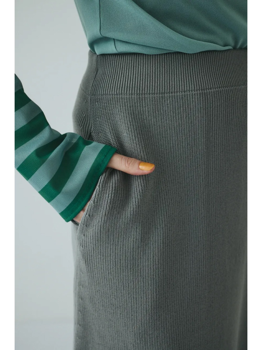 HeRIN.CYE(ヘリンドットサイ) Pleated hem knit skirt