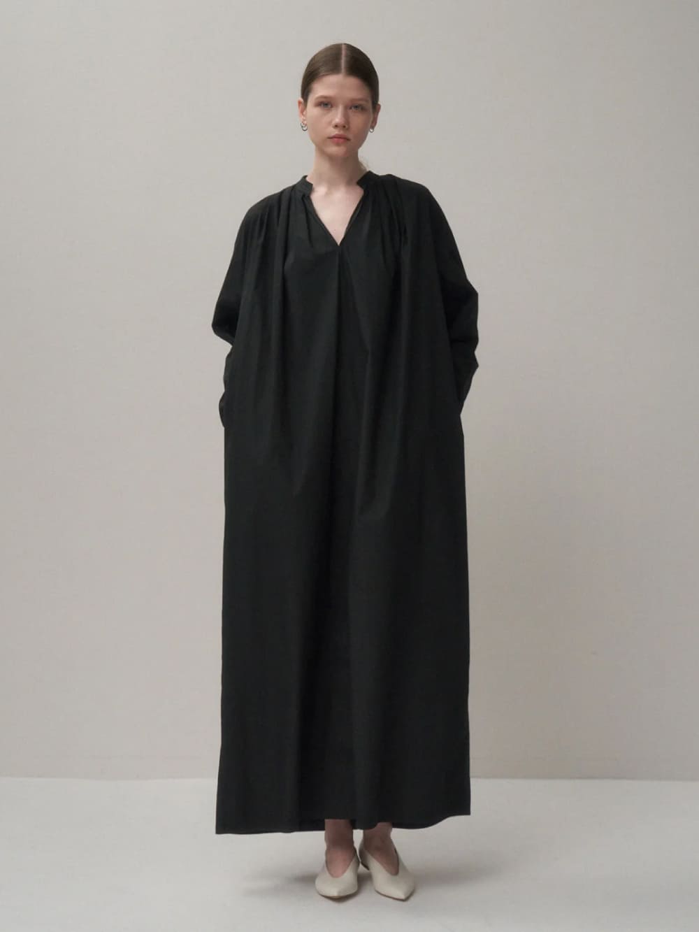 ATON NATURAL DYED ORGANIC ワンピース 01サイズ ATON(エイトン) NATURAL DYED COTTON LAWN TUCKED LONG SLEEVE DRESS