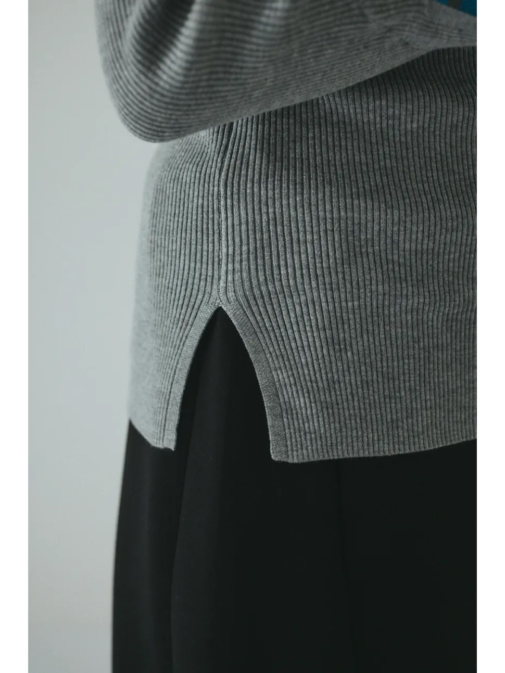 HeRIN.CYE(ヘリンドットサイ) Border double cuff knit top