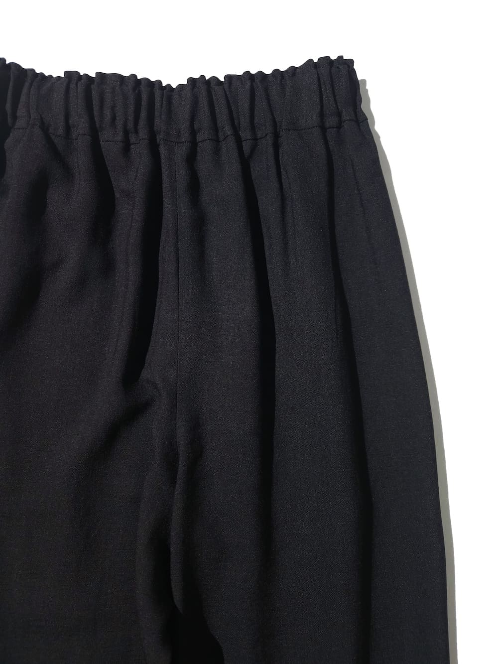 ENFOLD(ե) DRAPE TAPERED-TROUSERS