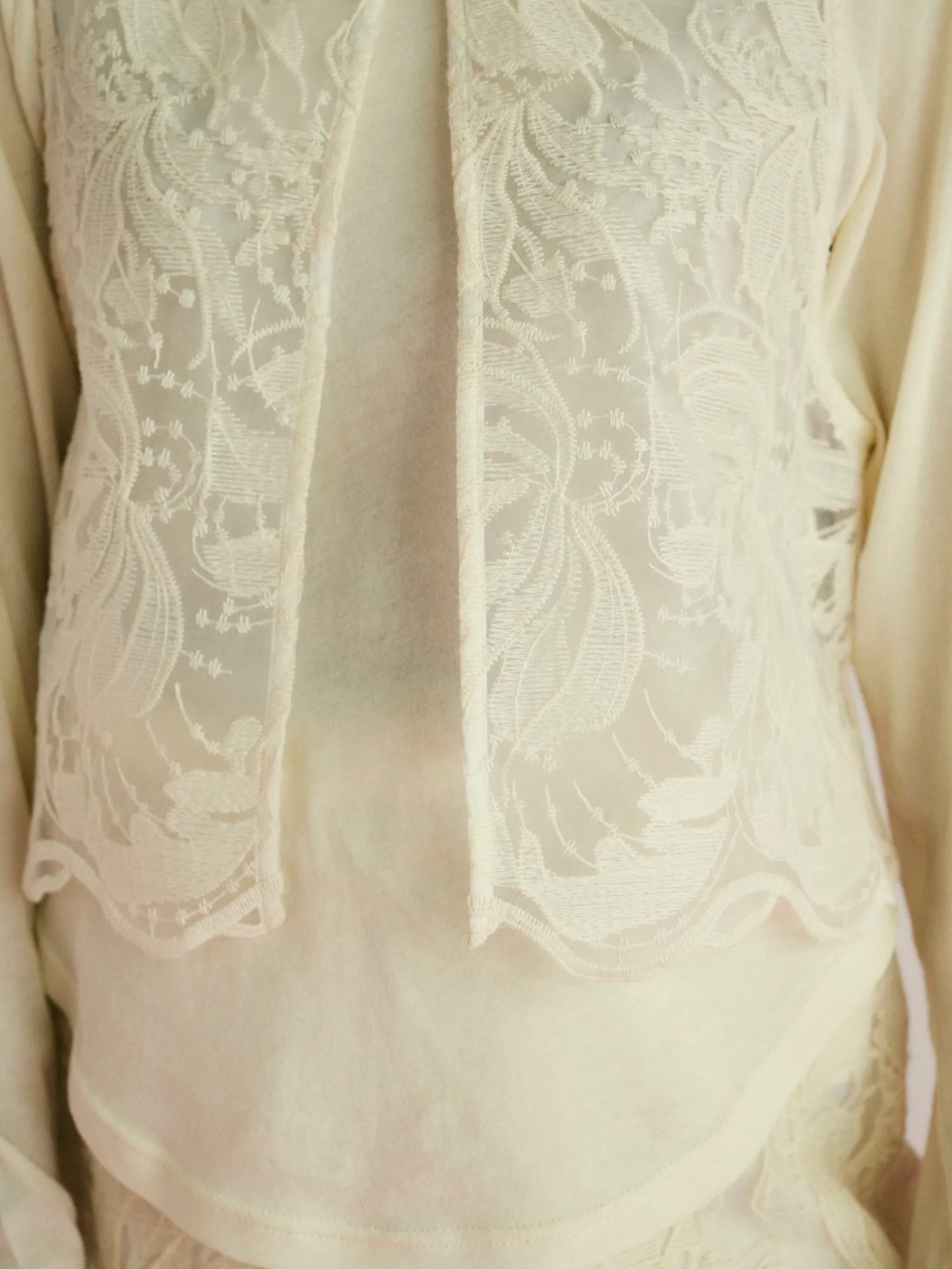 HeRIN.CYE(ヘリンドットサイ) lace vest - COLDBECK ONLINE（コール