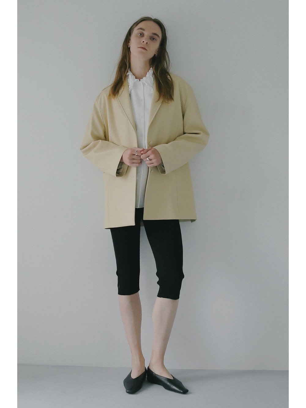 マノフ　MANOF ノーカラージャケット　ベージュ MANOF(マノフ) MINIMAL LEATHER JACKET - COLDBECK ONLINE（コール