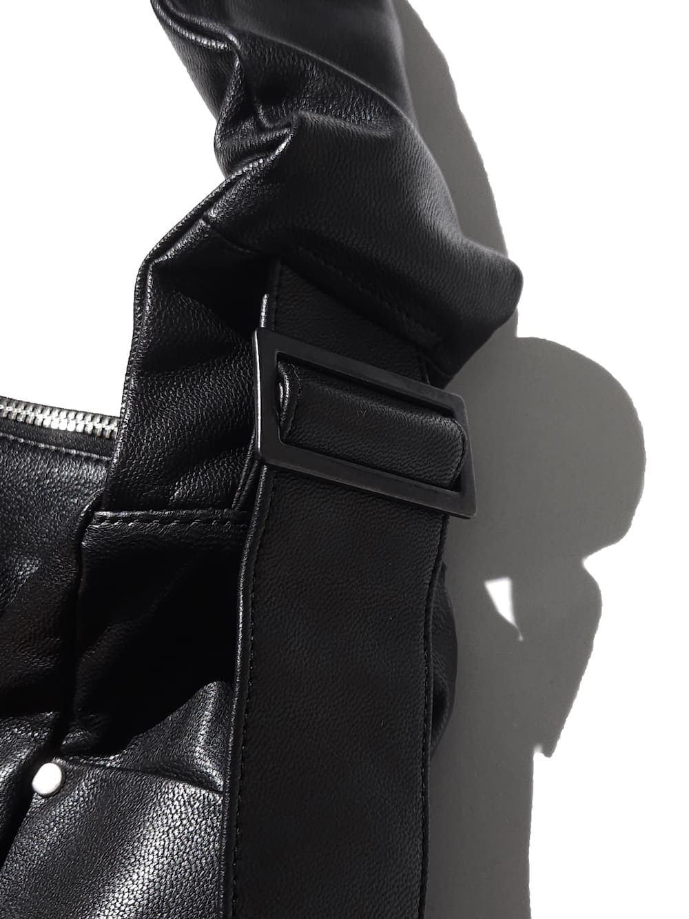 ssstein(シュタイン) SHIRRING HANDLE LEATHER SHOULDER BAG