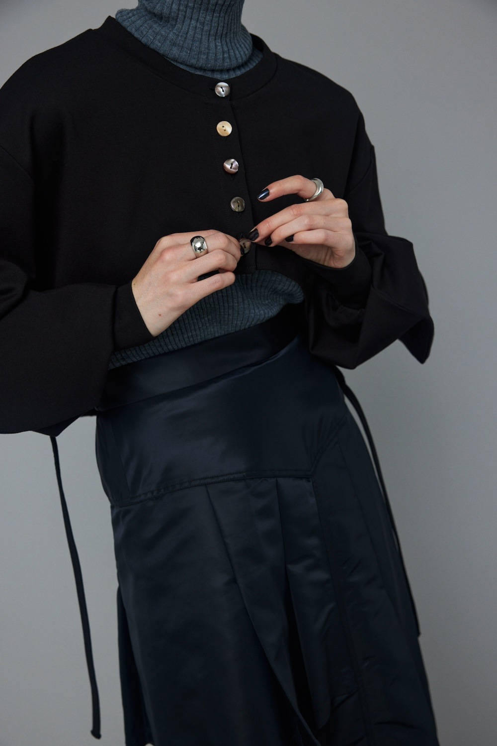 HeRIN.CYE(ヘリンドットサイ) Short round hem tops - COLDBECK ONLINE