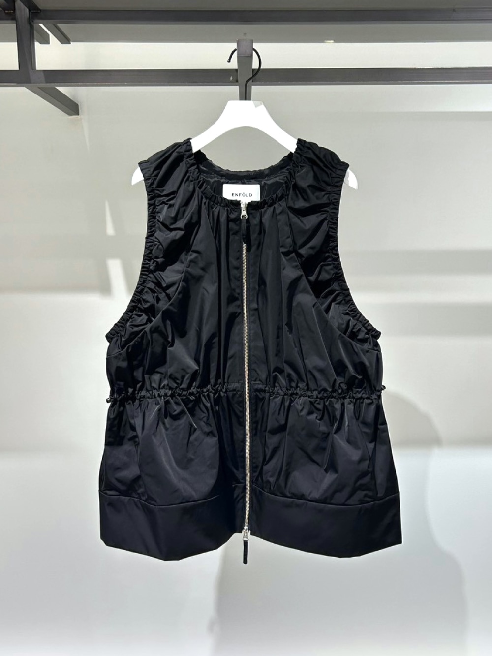 ENFOLD(エンフォルド) GATHER SHAPE VEST - COLDBECK ONLINE（コール