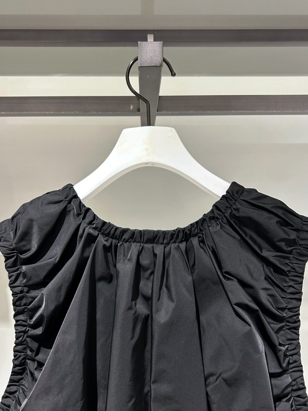 ENFOLD(エンフォルド) GATHER SHAPE VEST