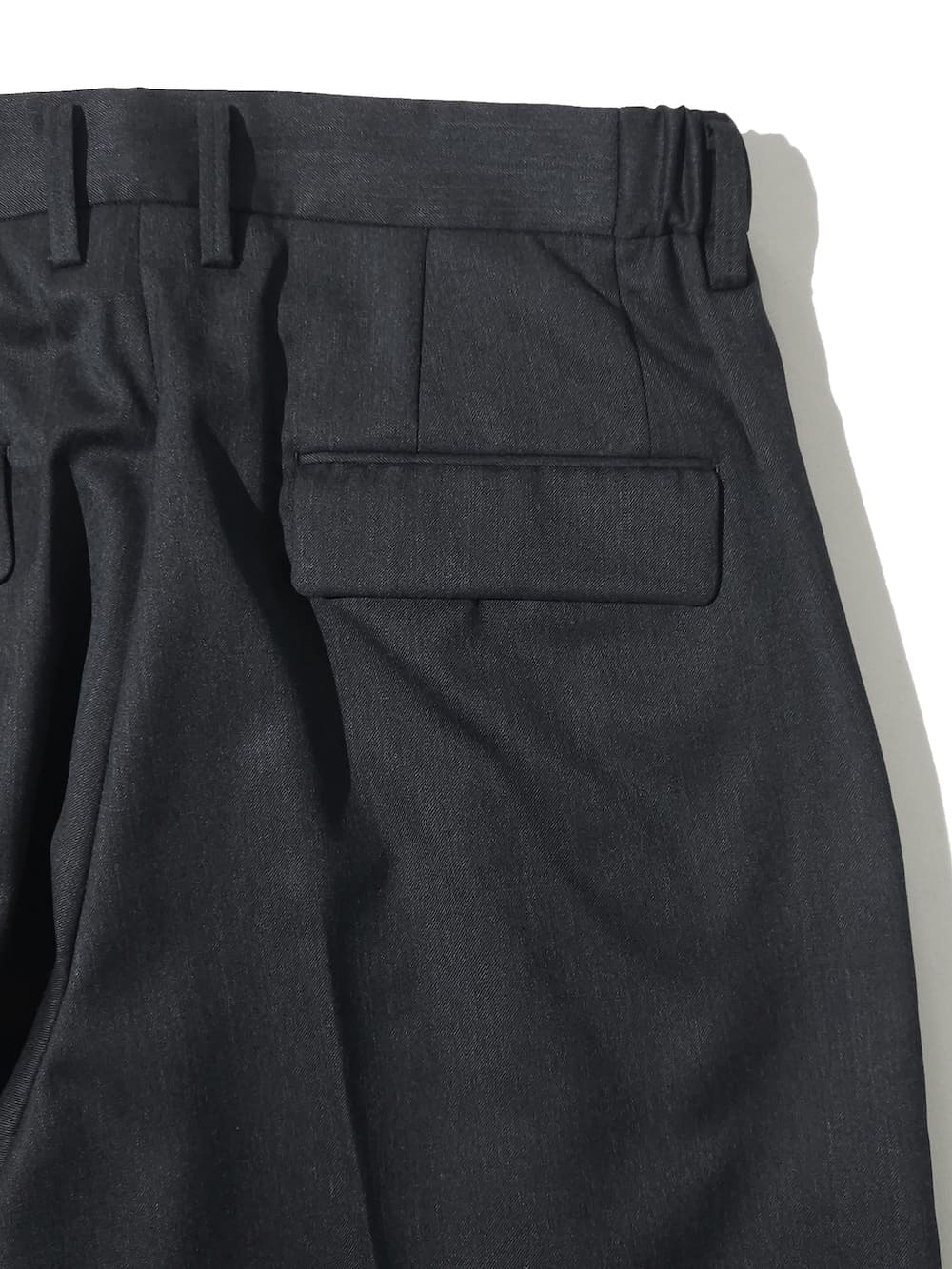 IRENISA(イレニサ) TWO TUCKS WIDE TROUSERS