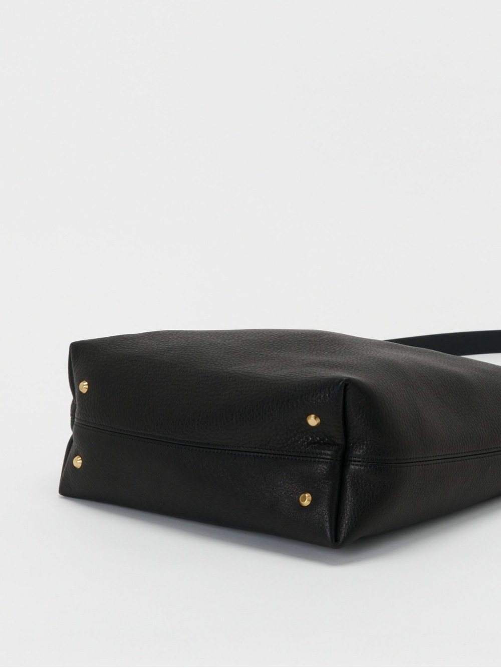 Hender Scheme(エンダースキーマ) twist shoulder small