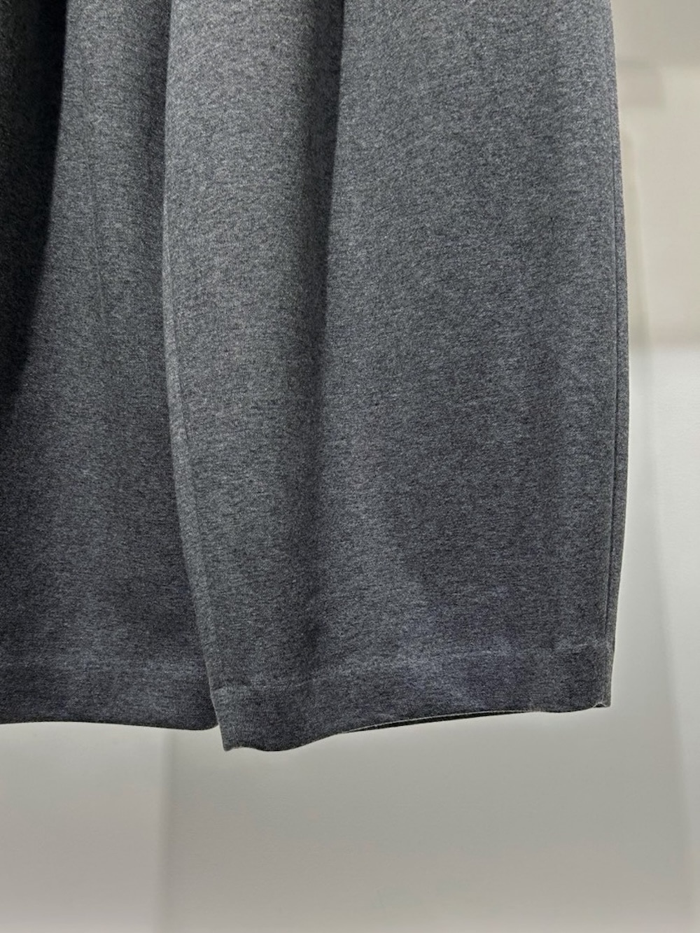 ENFOLD(エンフォルド) CURVE CROPPED-PANTS