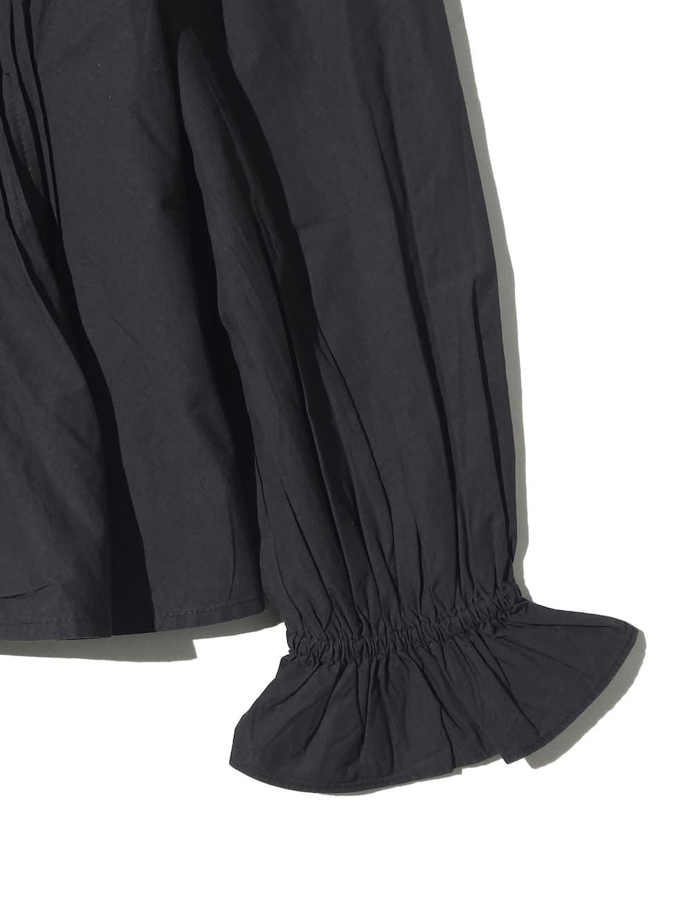 crinkle crinkle crinkle(クリンクルクリンクルクリンクル) rebuilt neck embroidery blouse