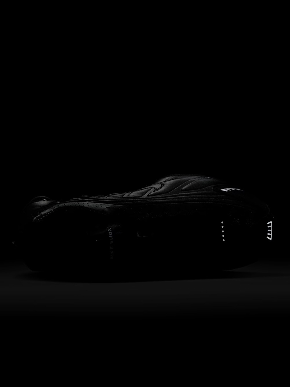 NIKE(ナイキ) ショックス R4