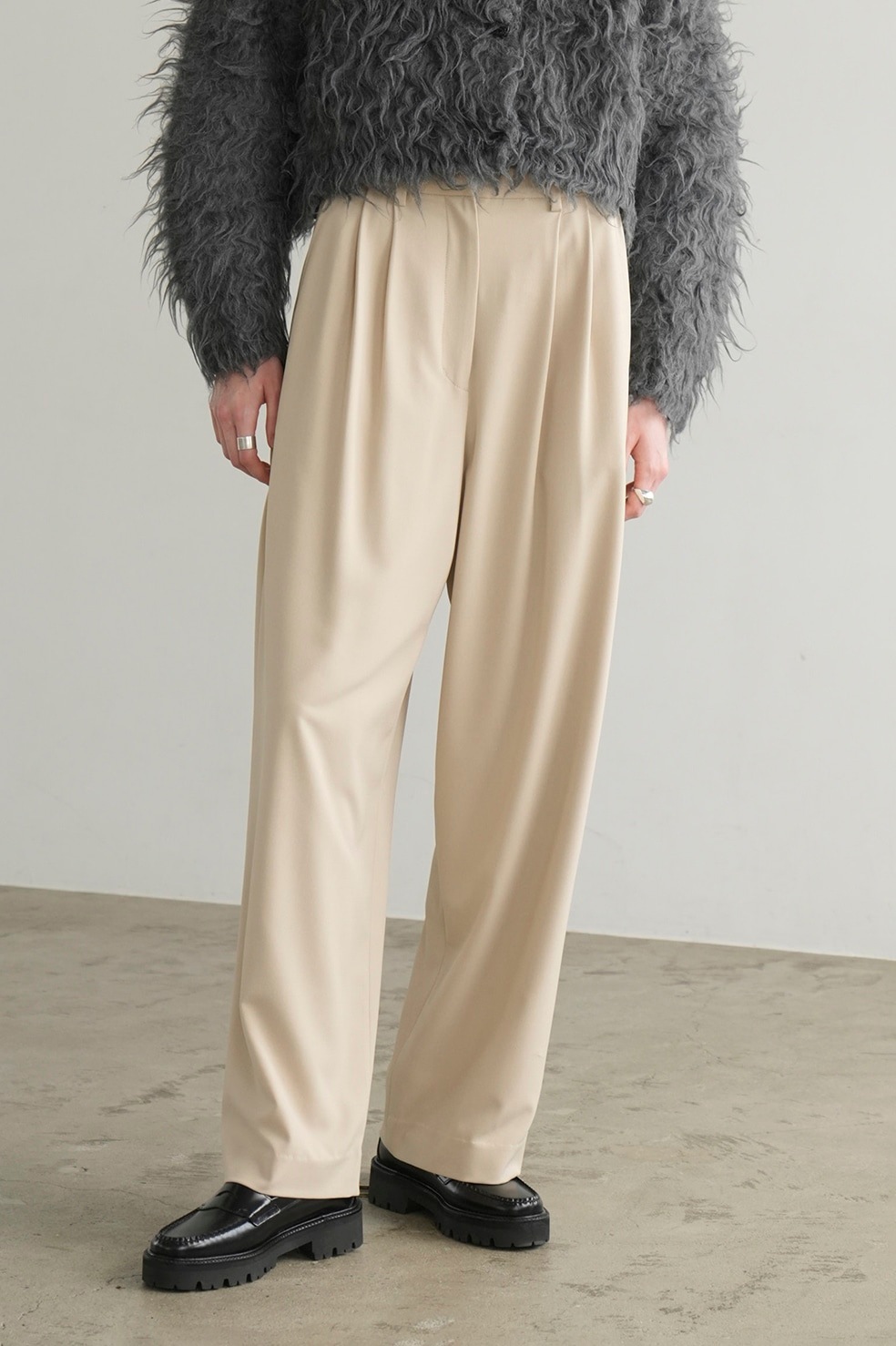 CLANE() BASIC TUCK PANTS