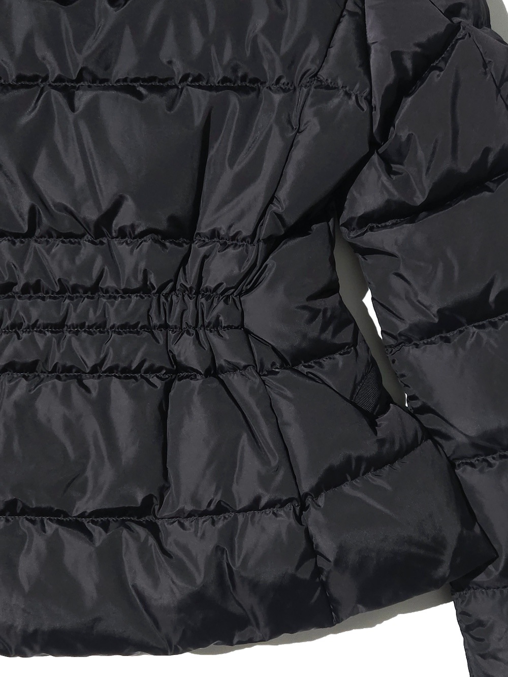 MONCLER(モンクレール) Avoce Short Down Jacket