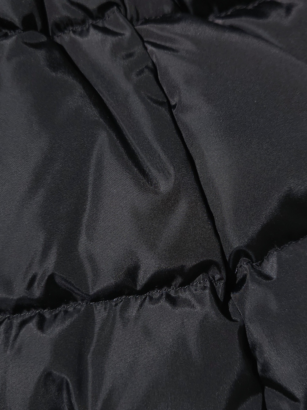 MONCLER(モンクレール) Avoce Short Down Jacket