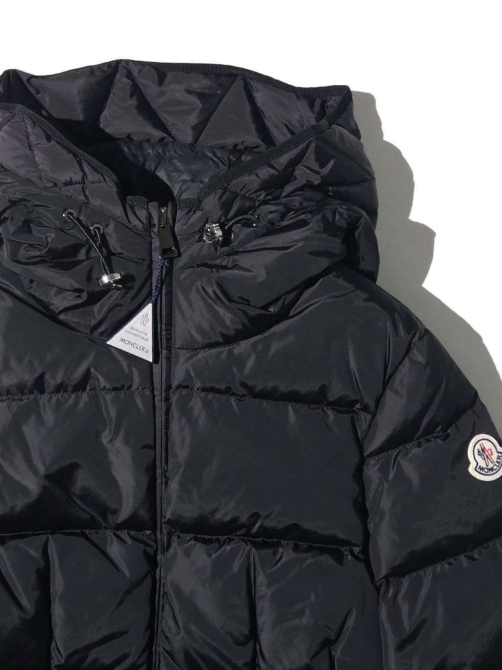 MONCLER(モンクレール) Avoce Short Down Jacket