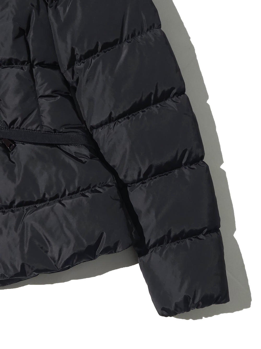 MONCLER(モンクレール) Avoce Short Down Jacket