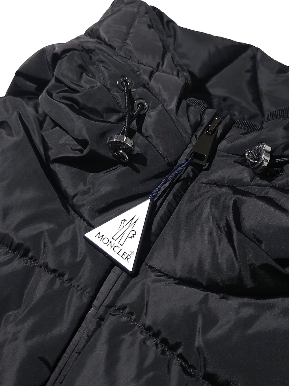 MONCLER(モンクレール) Avoce Short Down Jacket