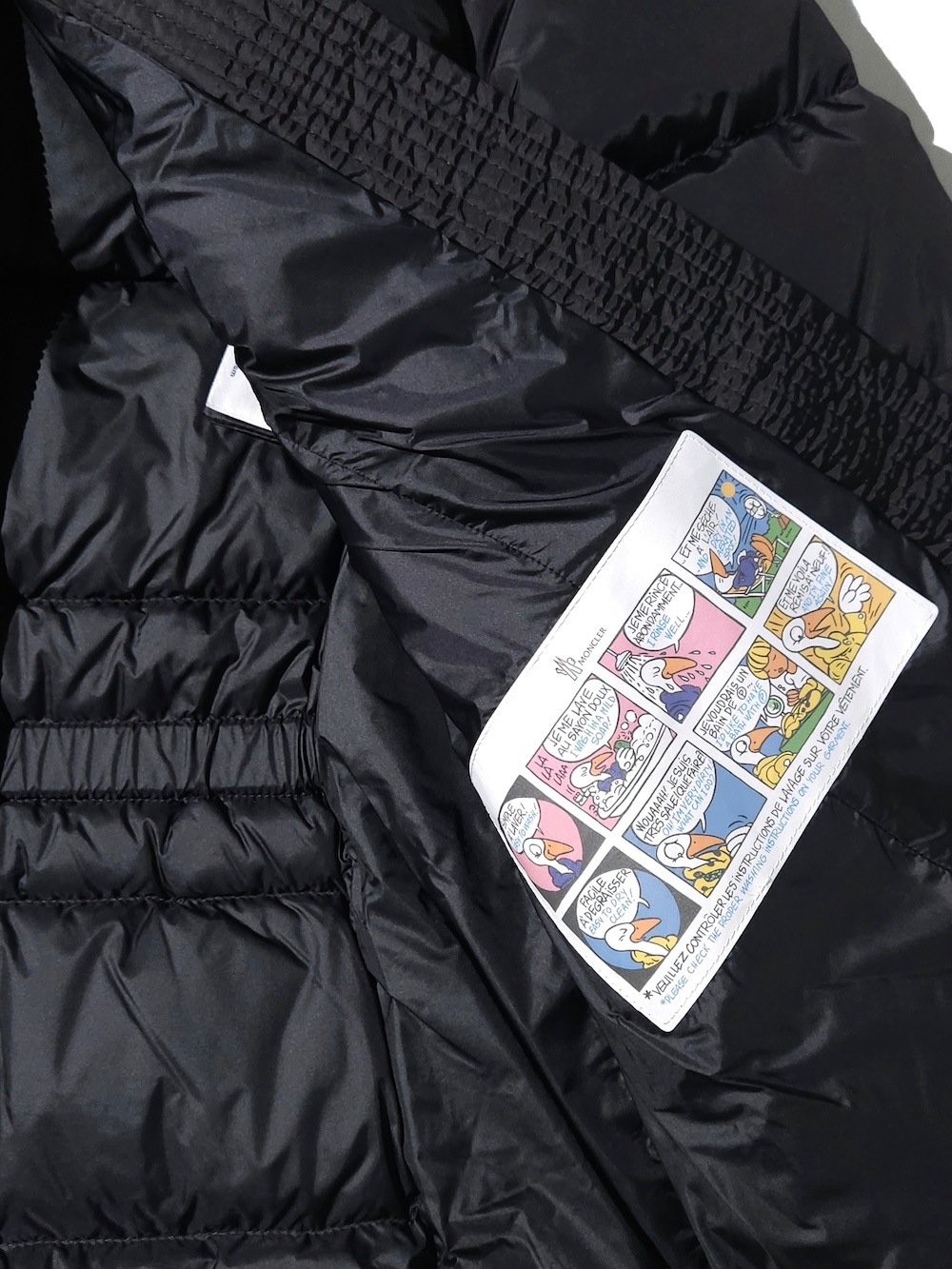 MONCLER(モンクレール) Avoce Short Down Jacket