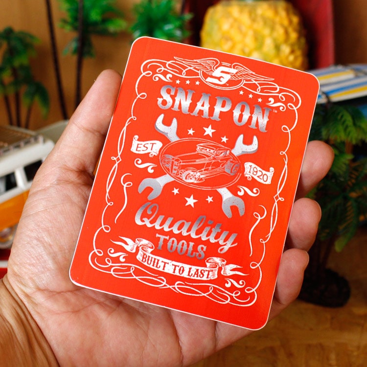 【メール便発送】ステッカー 車 かっこいい スナップオン 赤四角 Snap-on Quality Tools 縦12.6×横9.5cm シール デカール アメリカ雑貨 アメリカン雑貨アメリカを代表する工具メーカーのオフィシャルデカール。
