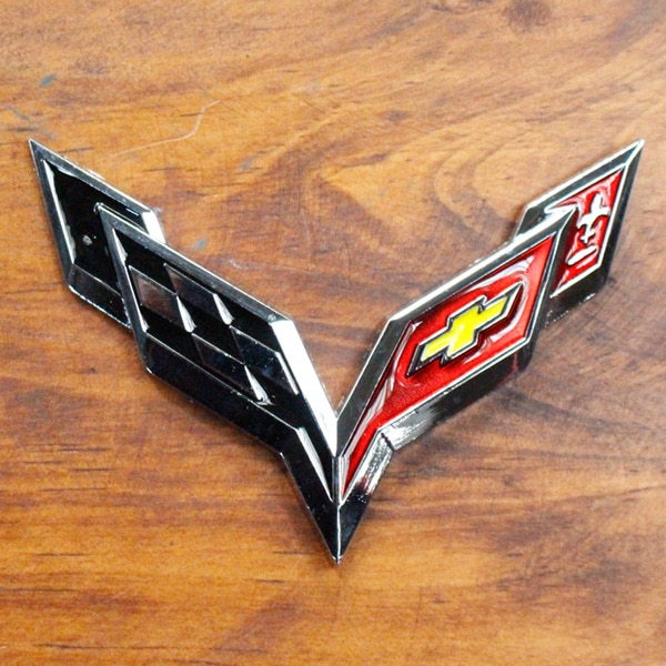 【メール便発送】3D エンブレムステッカー 「コルベット」 シボレー カーアクセサリー 立体ステッカー クルマ アメリカ雑貨 アメリカン雑貨貼ると速く見えるエンブレム型ステッカー。