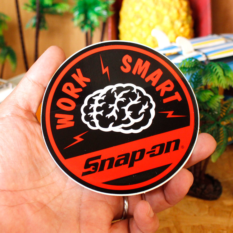 【メール便発送】ステッカー 車 かっこいい スナップオン 丸型 WORK SMART 縦11.2×横11.2cm Snap-on シール デカール アメリカ雑貨 アメリカン雑貨アメリカを代表する工具メーカーのオフィシャルデカール。