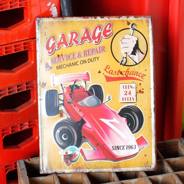 アンティークエンボスプレート「Red Car」 （RECTサイン ） ブリキ製看板 ティンサイン アメリカ雑貨 アメリカン雑貨