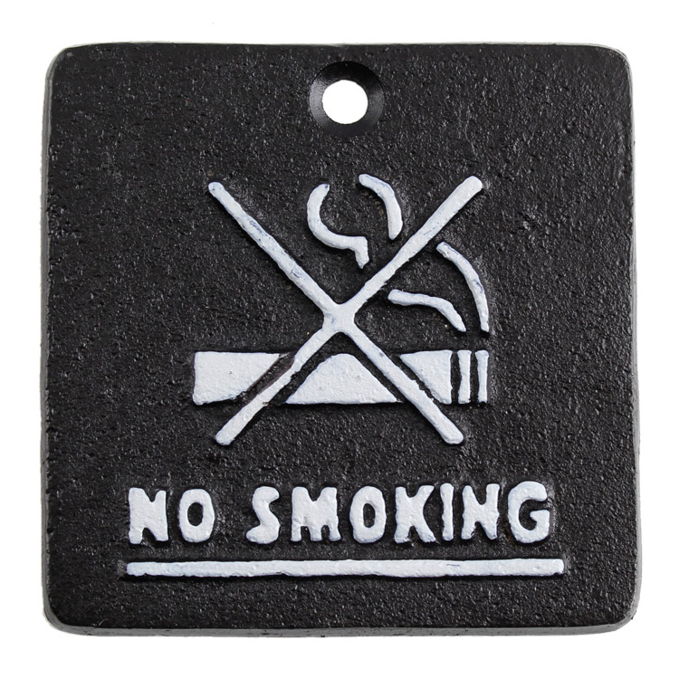 【メール便発送】看板 アイアンプレート NO SMOKING SLW087 高さ7×幅7×奥行0.5cm 130g 鉄製 禁煙 おしゃれ 案内 プレート 店舗 木ネジ付属アンティークな雰囲気たっぷりの鉄製プレート。