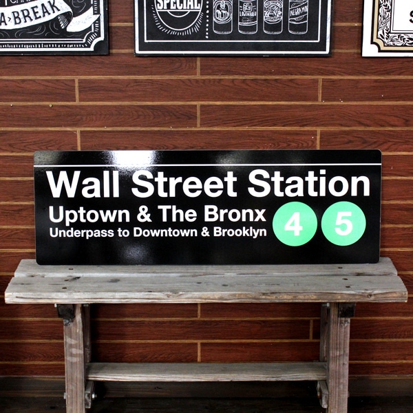 アメリカの工場直輸入の道路標識！ニューヨーク地下鉄の案内標識 Lサイズ「Wall Street」 SW-5-L 縦30.5×横91.5cm New York サブウェイサイン 標識 アメリカ製 インテリア ガレージング 店舗装飾 アメリカ雑貨