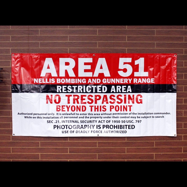 ビッグサイズのビニル製バナー！ラージシートバナー 「AREA 51」 （エリア51 ） UFO ロズウェル ガレージング フラッグ タペストリー バナー アメリカ雑貨 アメリカン雑貨