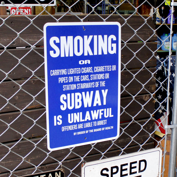 アメリカの工場直輸入の道路標識！ニューヨーク地下鉄の案内標識 S