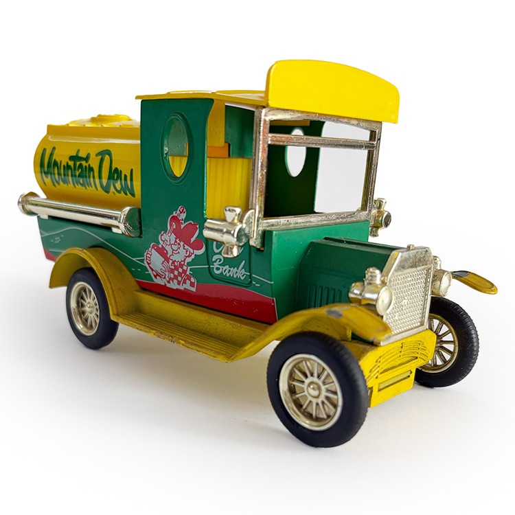 貯金箱 Moutain Dew マウンテンデュー ゴールデンホイールズ 1/25スケール ダイキャスト レプリカ アメリカン雑貨1点物のコレクティブルアイテム 